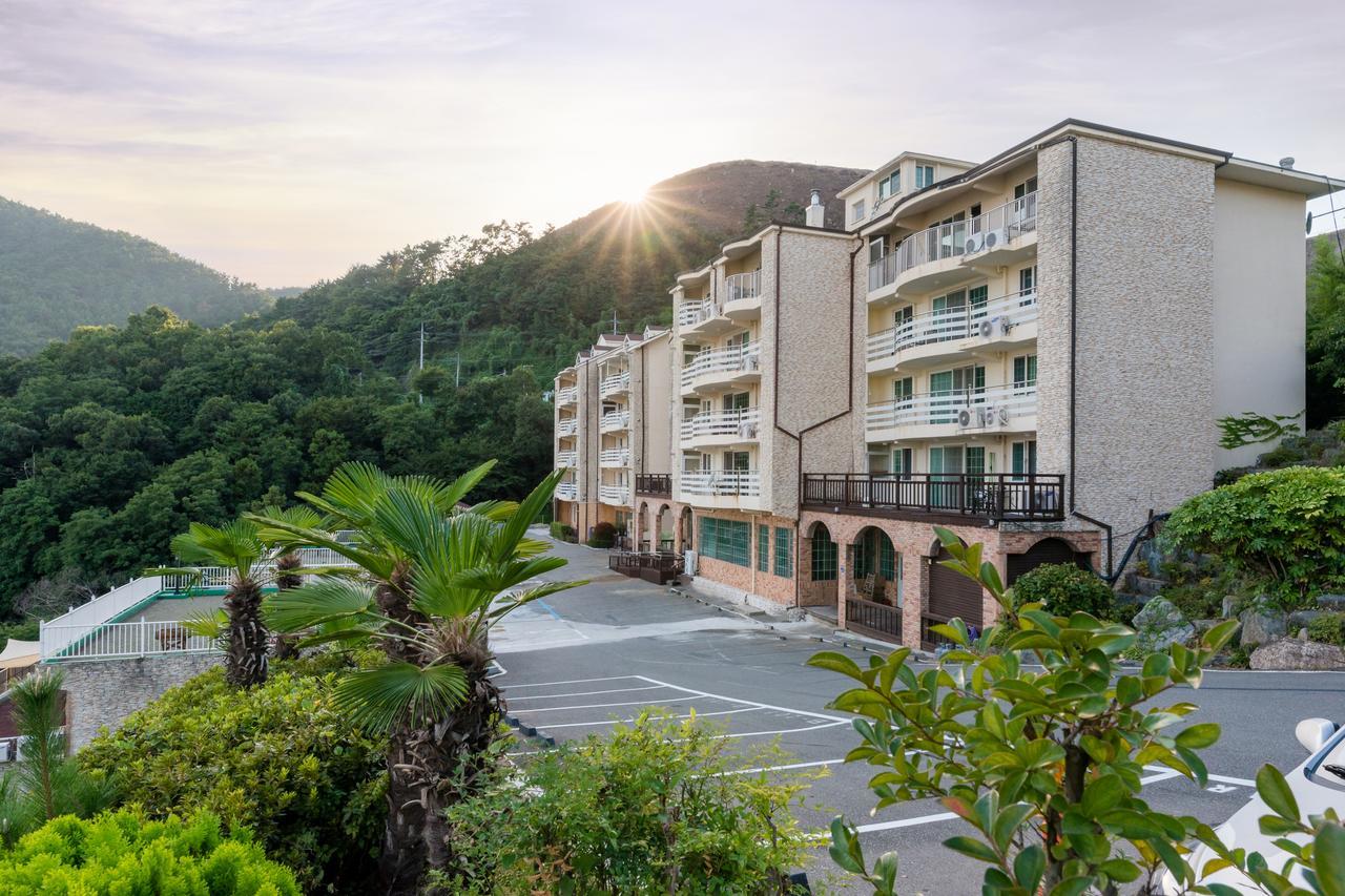 Home Fourest Resort Geoje Εξωτερικό φωτογραφία